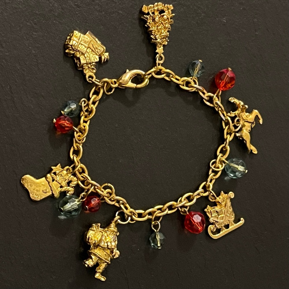 Vintage Gold Tone Christmas Beaded Charm Bracelet